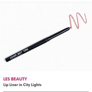 LES BEAUTY
Lip Liner in City Lights ▪️